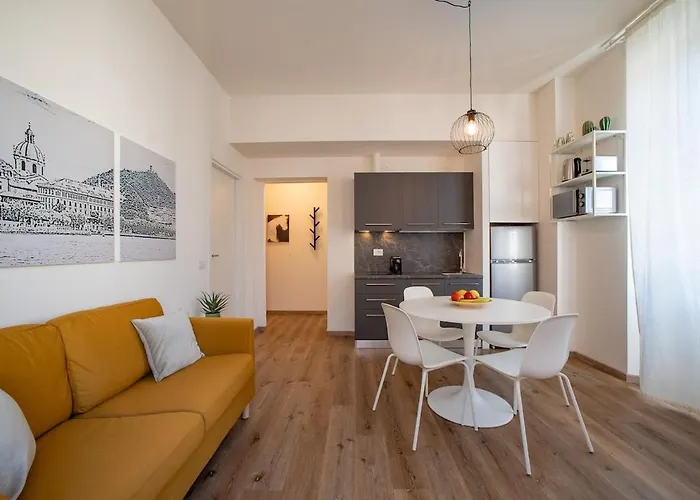 Ponente - Balcony, Free Parking,Close To Como
