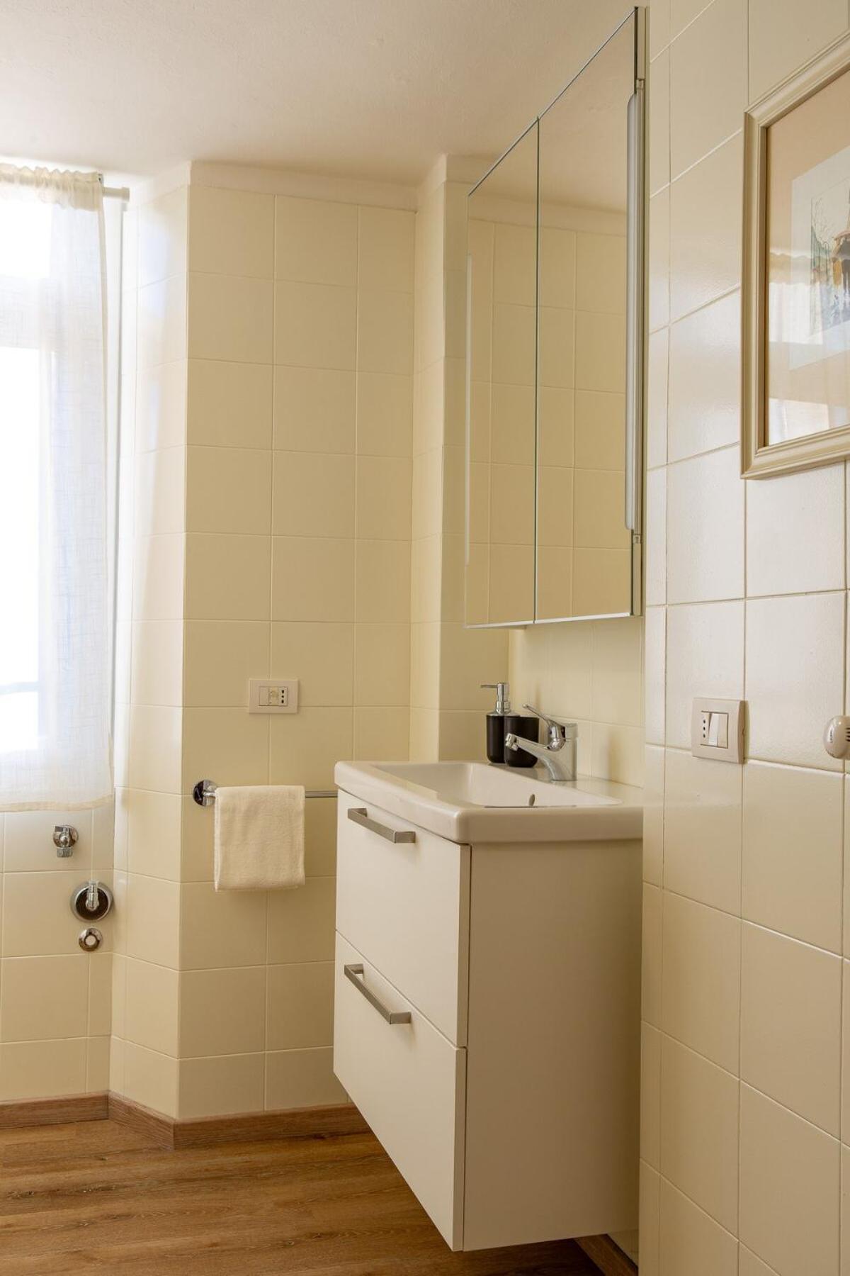 Ponente - Balcony, Free Parking,close To * Côme